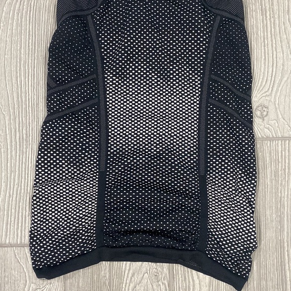 Athleta Black & White Tank Size Medium - Picture 3 of 7